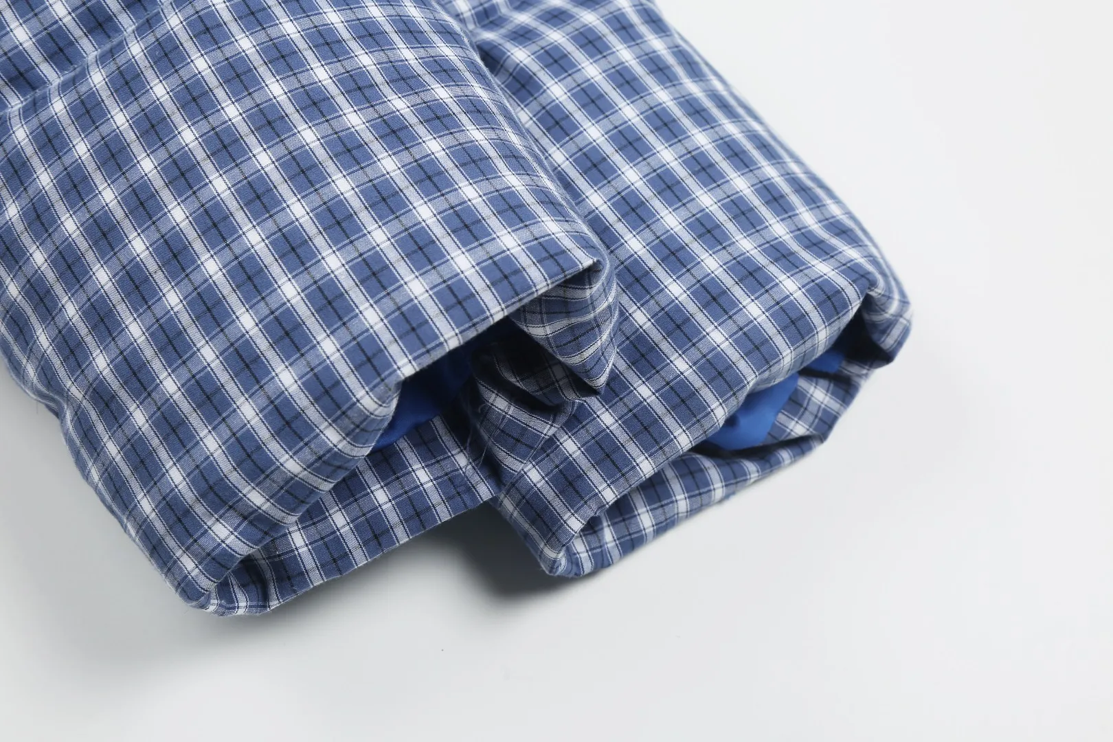 P510 White background picture [Popular item] Style number: 24383# Color: Blue Check Size: S to The hem contains a hidden elastic drawstring✅ - RL lazy little blue plaid down jacket, a must-have item for home girls. The small blue plaid for the face is soft and white in color. The style and materials add points to the appearance. It is not greasy for daily wear. The blue plaid is refreshing and brings together the colors. Make a fashionable and conspicuous bag in dull winter.